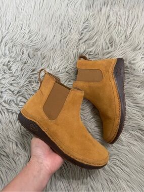 Chaco Women's Tan Suede Chelsea Ankle Booties